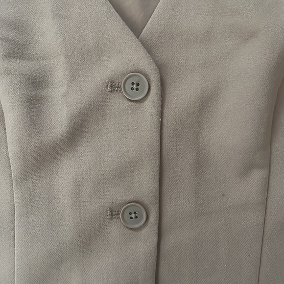 A&F vest - Picture 2 of 4